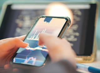 Yatırımcı, şeffaf para çekme ve fon transfer sürecini yönetiyor