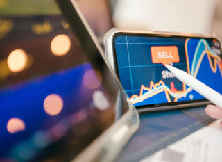 Çok piyasalı trader — Bitcoin, Ethereum ve forex opsiyonlarını analiz eden